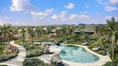 Lagoon Villas La Réserve, lagon paysager et vue sur la montagne